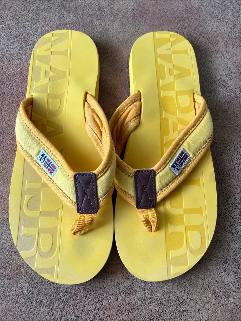 Napapijri Yellow Men’s Flip-Flops Sandals size 9.5/10
